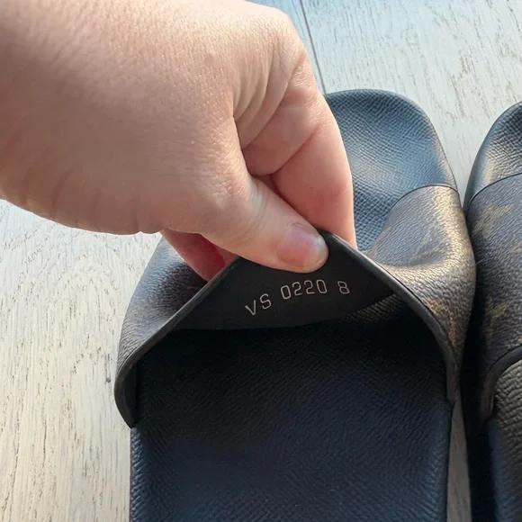 Louis Vuitton Monogram Brown and Black Slides - Picture 8 of 9